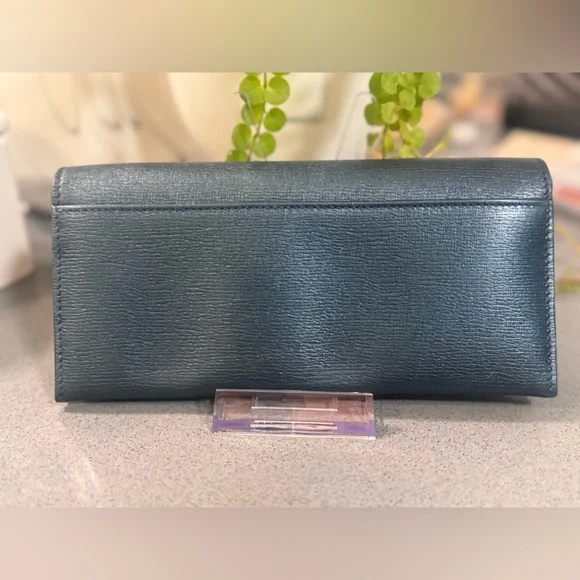 GUCCI Continental Wallet, EUC, Green - Picture 2 of 12